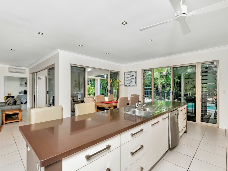 7 Muller Street, Palm Cove QLD 4879