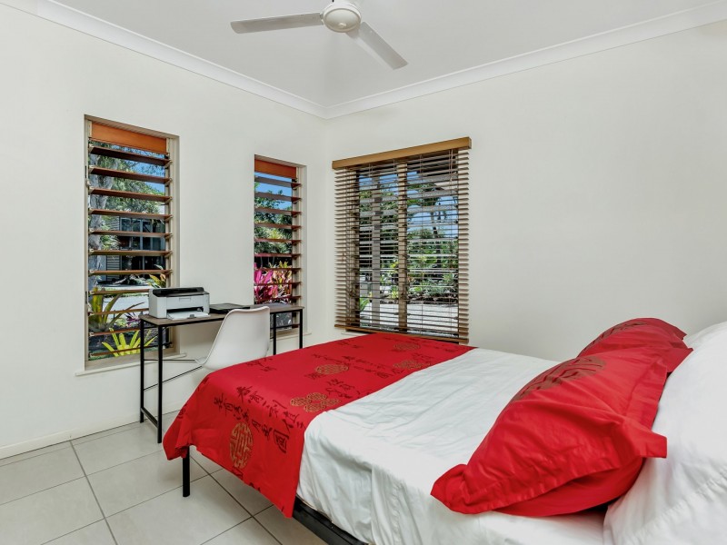 7 Muller Street, Palm Cove QLD 4879