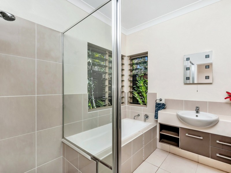 7 Muller Street, Palm Cove QLD 4879