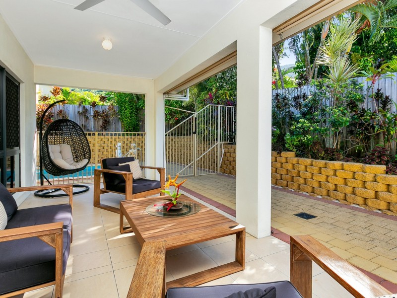 8 Sago Close, Palm Cove QLD 4879