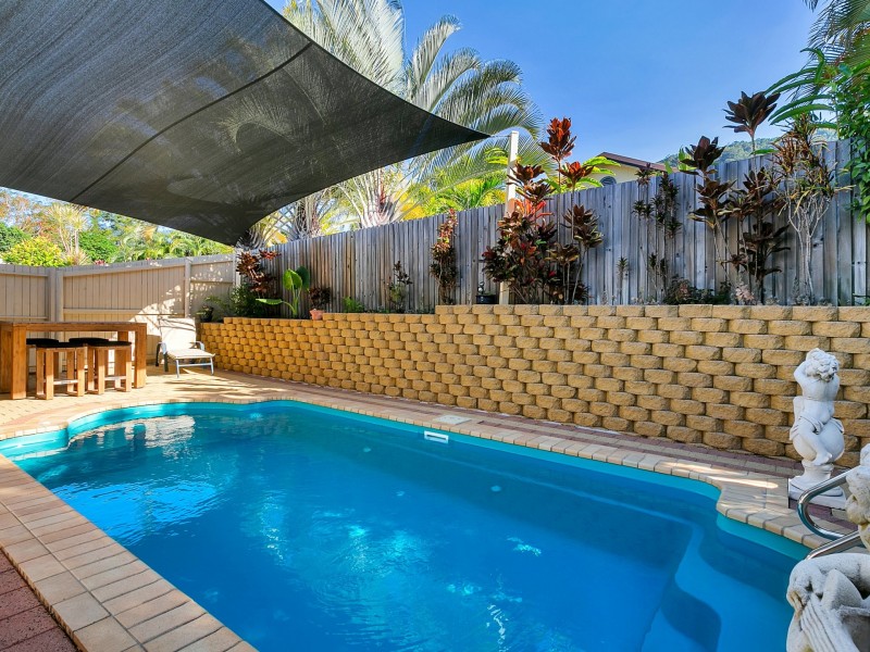 8 Sago Close, Palm Cove QLD 4879