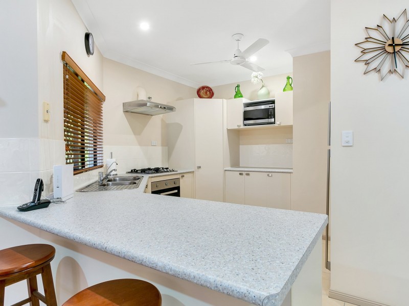 8 Sago Close, Palm Cove QLD 4879