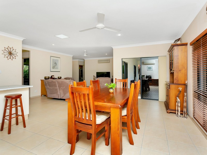 8 Sago Close, Palm Cove QLD 4879