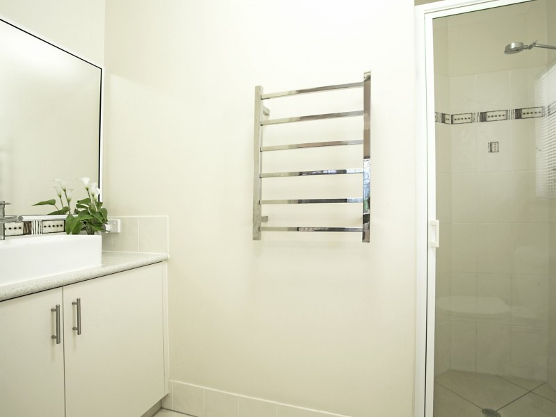 8 Sago Close, Palm Cove QLD 4879