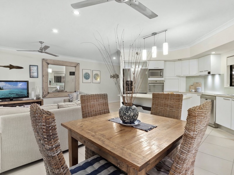 Unit 2/9 Rutherford Street, Yorkeys Knob QLD 4878