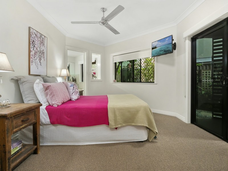 Unit 2/9 Rutherford Street, Yorkeys Knob QLD 4878