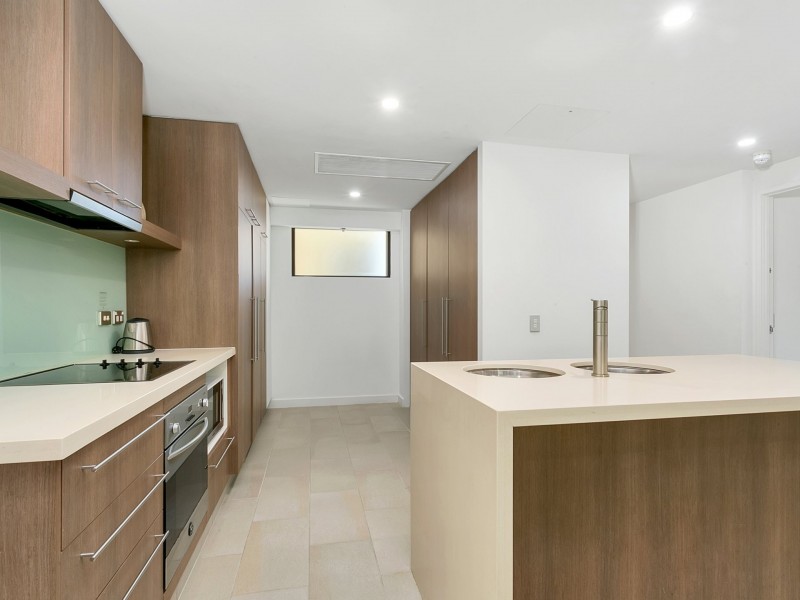 305/5 Triton Street, Palm Cove QLD 4879