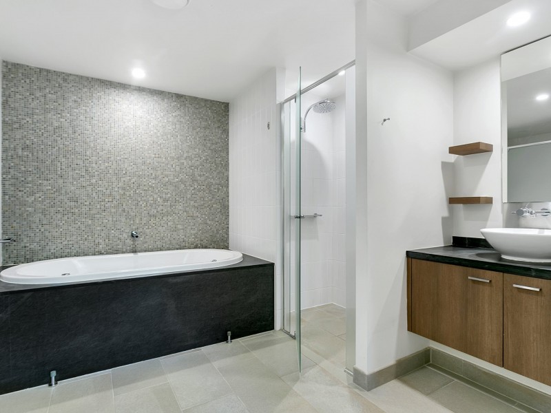 305/5 Triton Street, Palm Cove QLD 4879