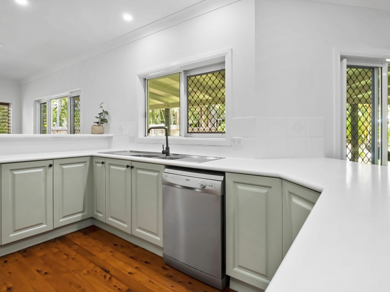 5 Legret Close, Clifton Beach QLD 4879
