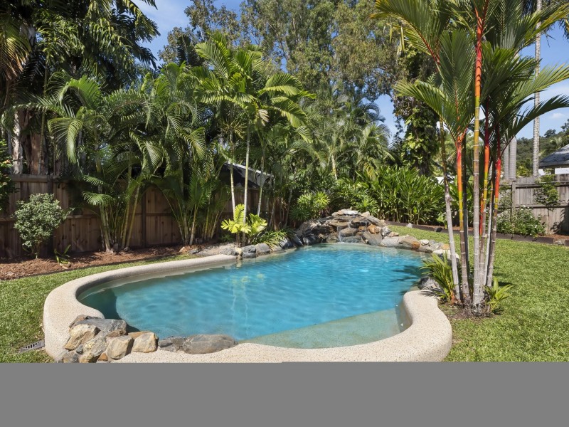 5 Legret Close, Clifton Beach QLD 4879