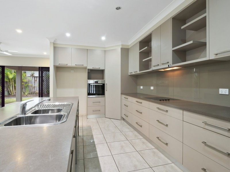 2 Lighthouse Court, Trinity Beach QLD 4879