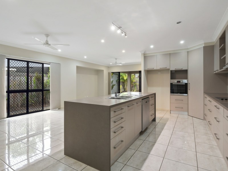 2 Lighthouse Court, Trinity Beach QLD 4879