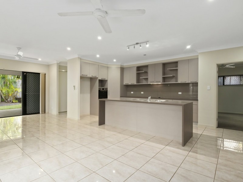 2 Lighthouse Court, Trinity Beach QLD 4879