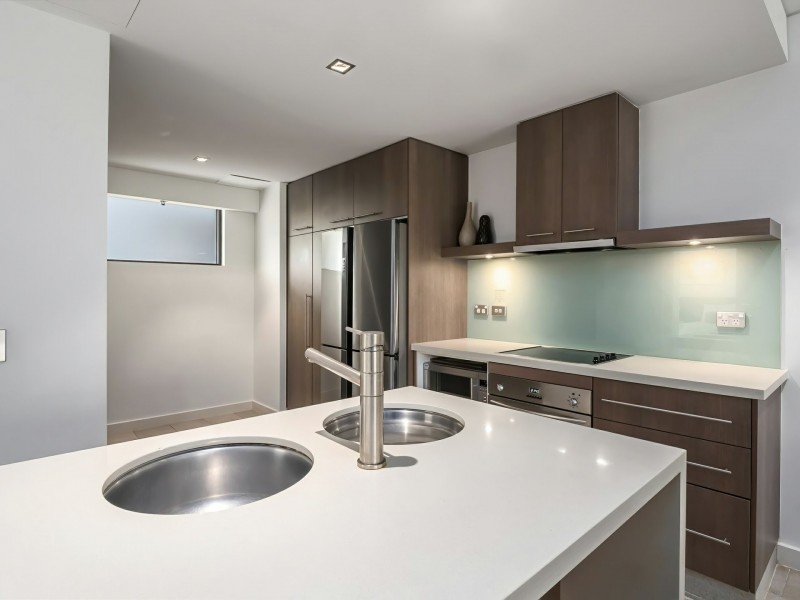 204/5 Triton Street, Palm Cove QLD 4879