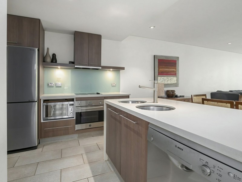 204/5 Triton Street, Palm Cove QLD 4879