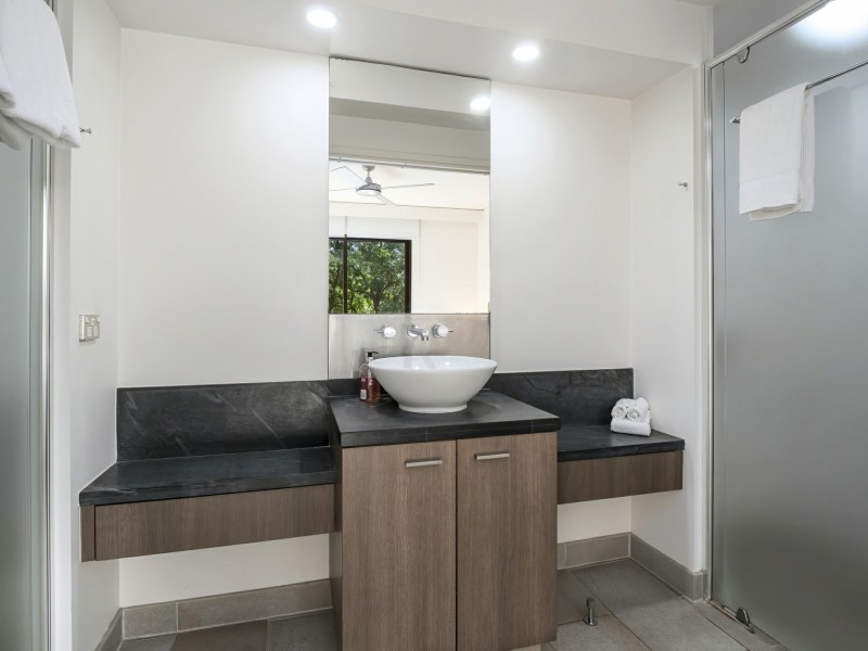 204/5 Triton Street, Palm Cove QLD 4879