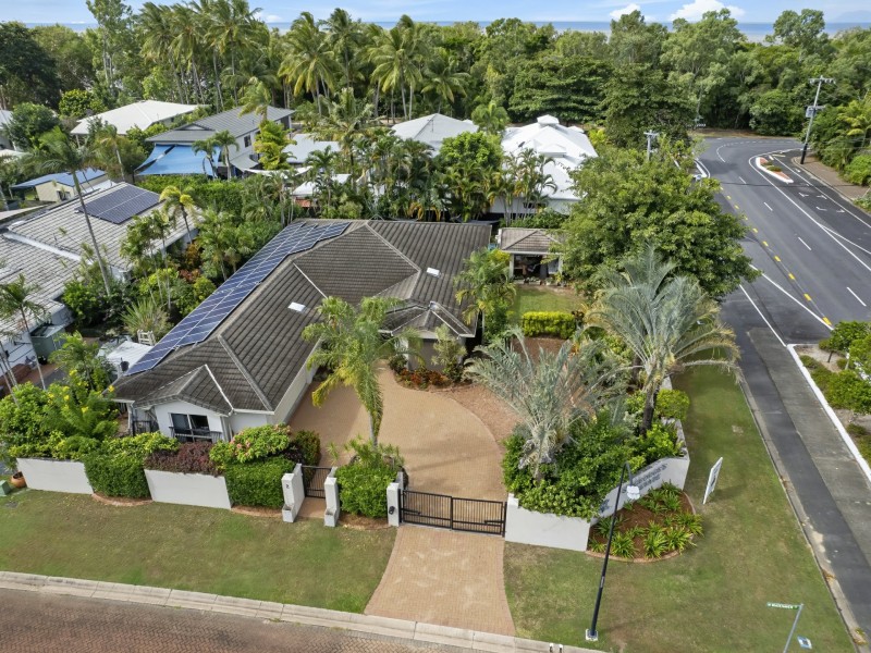 2 Whitehaven Court, Clifton Beach QLD 4879