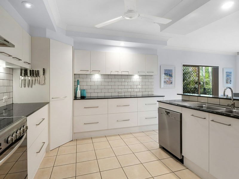 2 Whitehaven Court, Clifton Beach QLD 4879