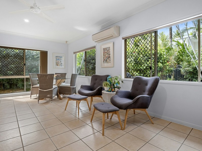 2 Whitehaven Court, Clifton Beach QLD 4879