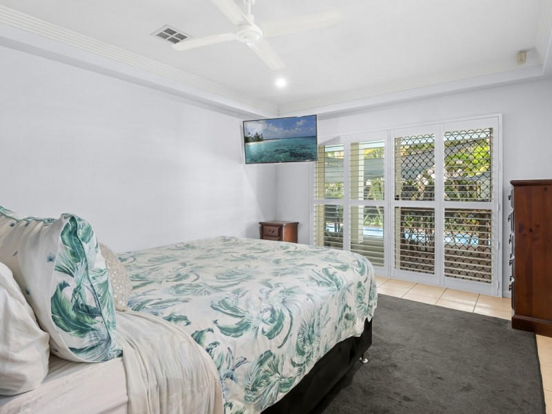 2 Whitehaven Court, Clifton Beach QLD 4879