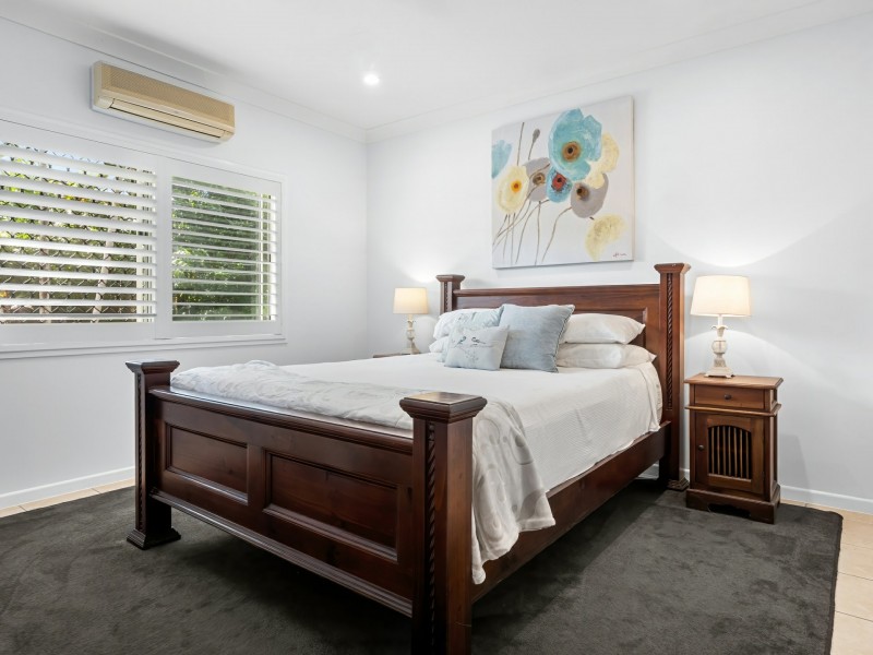 2 Whitehaven Court, Clifton Beach QLD 4879