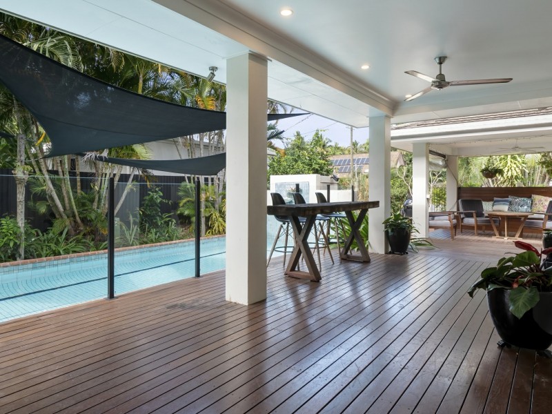 2 Whitehaven Court, Clifton Beach QLD 4879