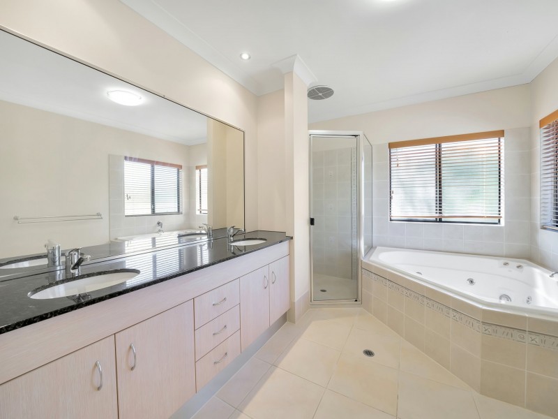 13 Turtle Close, Clifton Beach QLD 4879