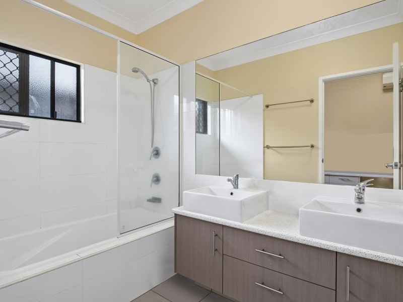 3 Kaban Grove, Trinity Park QLD 4879