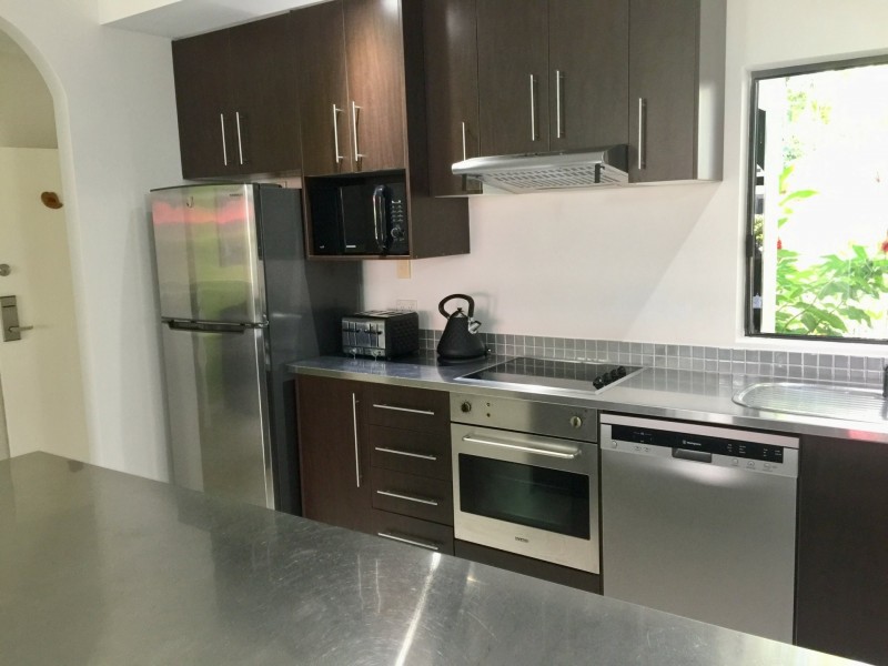 21/81-85 Cedar Road, Palm Cove QLD 4879