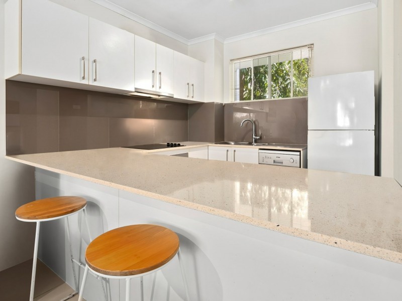 112/305-341 Coral Coast Drive, Palm Cove QLD 4879