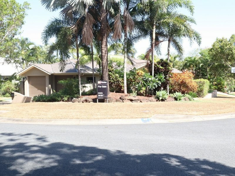 5 Macarthur Close, Palm Cove QLD 4879
