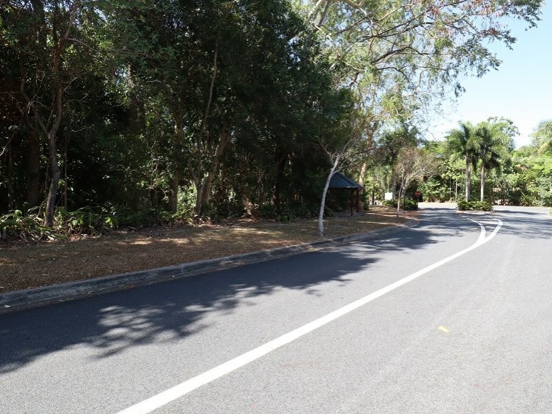 5 Macarthur Close, Palm Cove QLD 4879