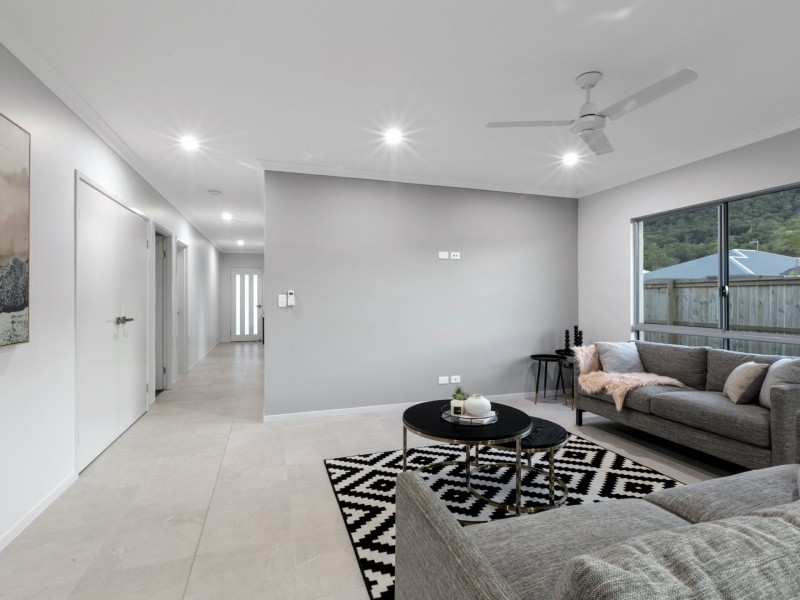 1 Master Circuit, Trinity Beach QLD 4879