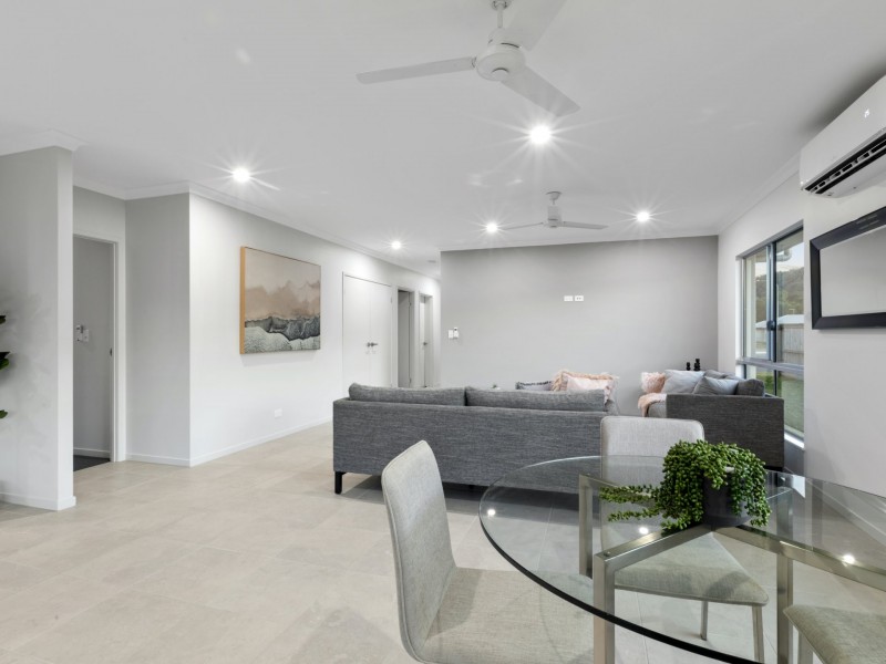 1 Master Circuit, Trinity Beach QLD 4879