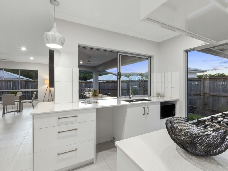 1 Master Circuit, Trinity Beach QLD 4879