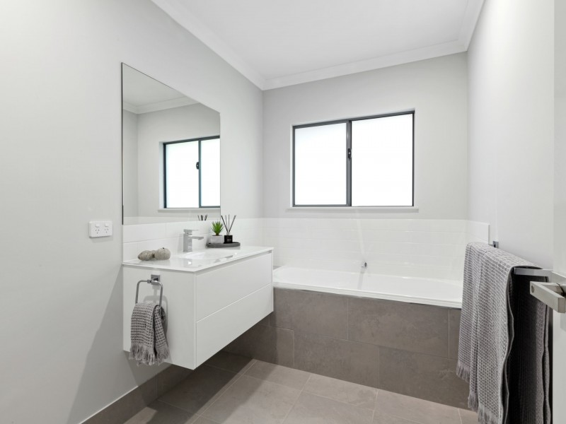 1 Master Circuit, Trinity Beach QLD 4879