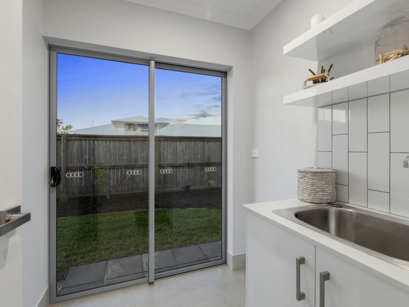1 Master Circuit, Trinity Beach QLD 4879