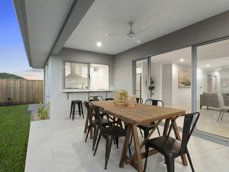 1 Master Circuit, Trinity Beach QLD 4879