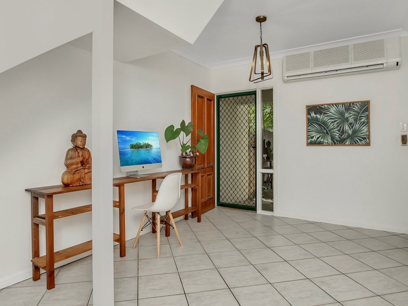 Unit 2/25 Amphora Street, Palm Cove QLD 4879