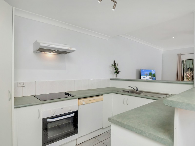 Unit 2/25 Amphora Street, Palm Cove QLD 4879