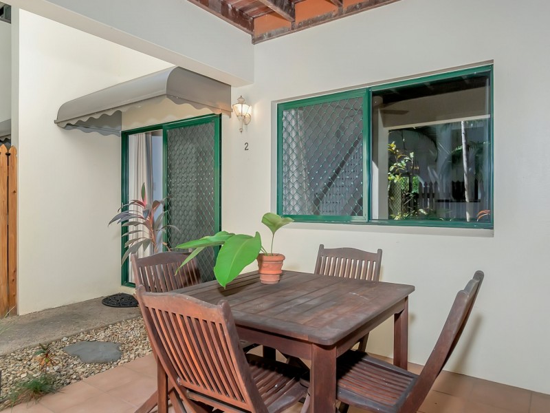 Unit 2/25 Amphora Street, Palm Cove QLD 4879