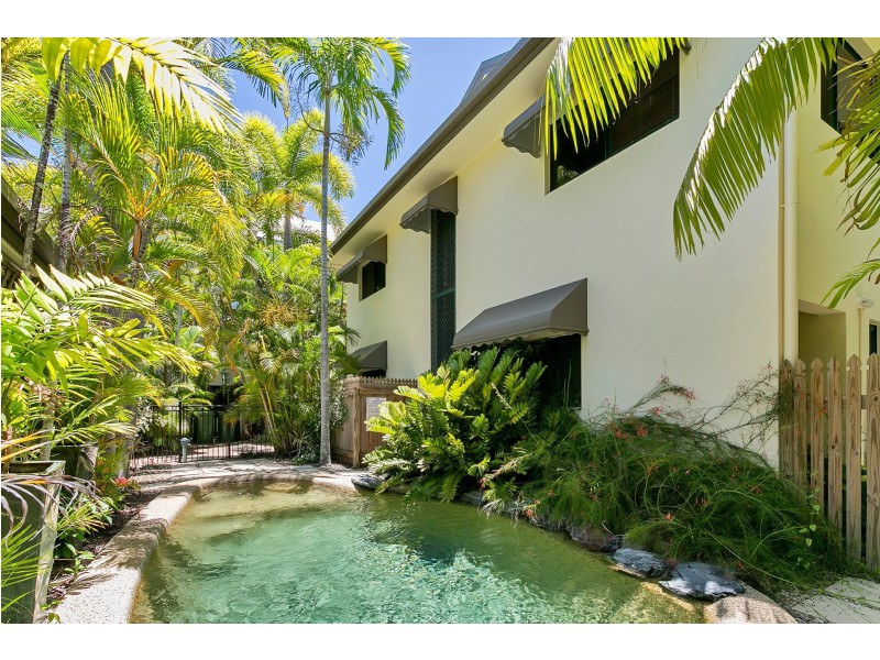 Unit 2/25 Amphora Street, Palm Cove QLD 4879