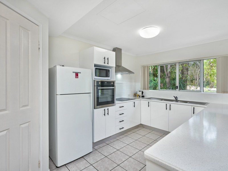 2/70-72 Cedar Road, Palm Cove QLD 4879