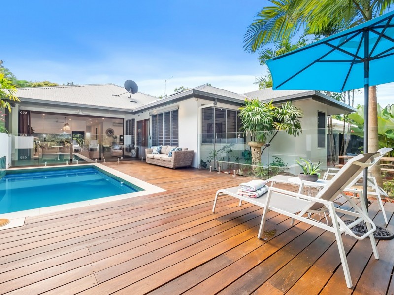 19 Aurelia Road, Palm Cove QLD 4879