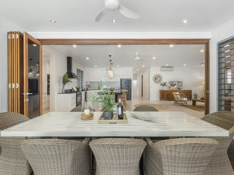 19 Aurelia Road, Palm Cove QLD 4879