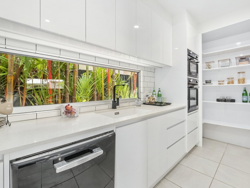 19 Aurelia Road, Palm Cove QLD 4879