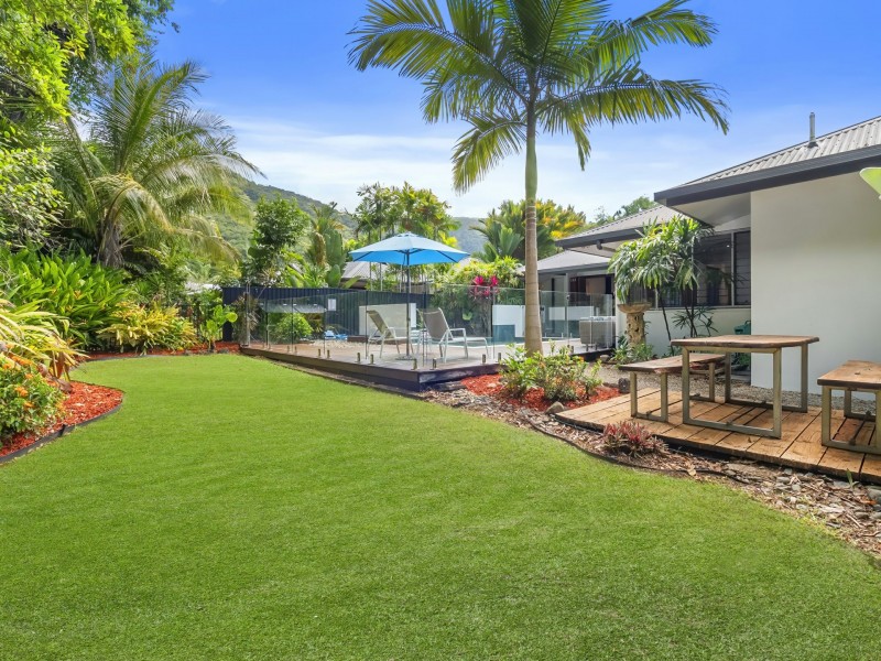 19 Aurelia Road, Palm Cove QLD 4879