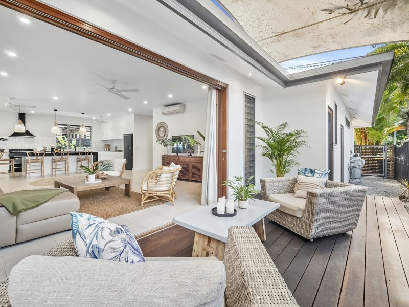 19 Aurelia Road, Palm Cove QLD 4879