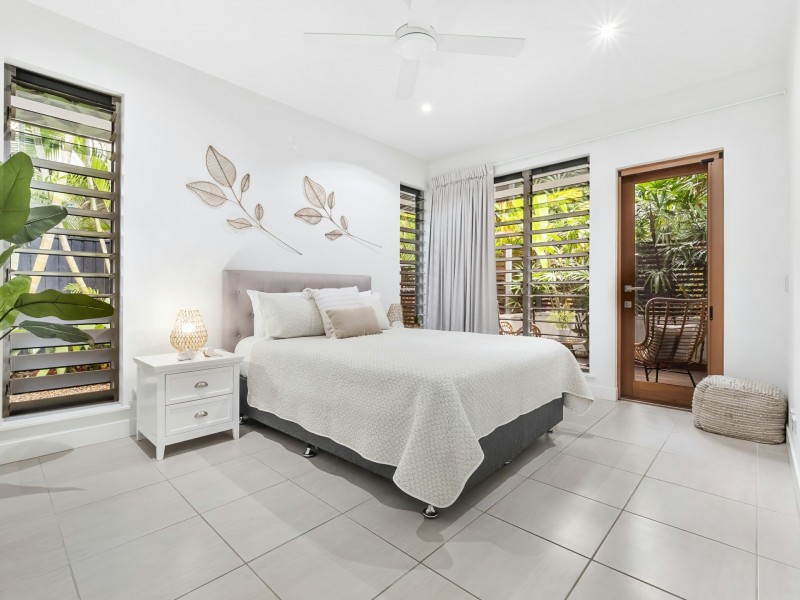 19 Aurelia Road, Palm Cove QLD 4879