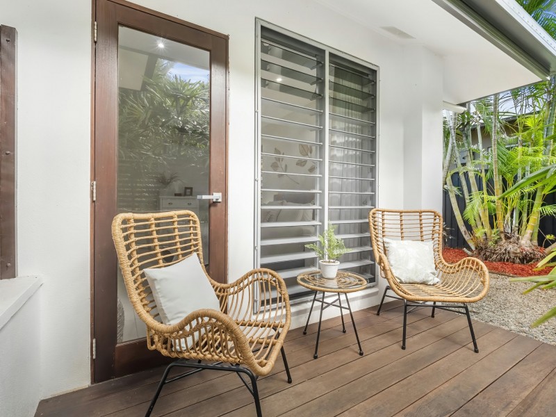 19 Aurelia Road, Palm Cove QLD 4879